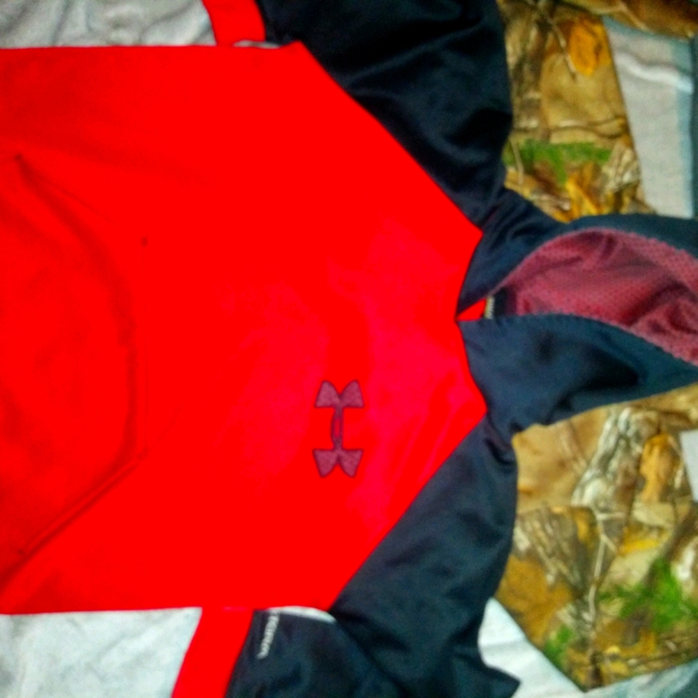 2 under armour sweatshirts 1 red sox 1 short pats